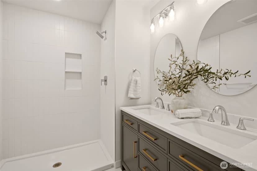 Property photo for 9711 Mckinley Avenue E, Tacoma photo 16