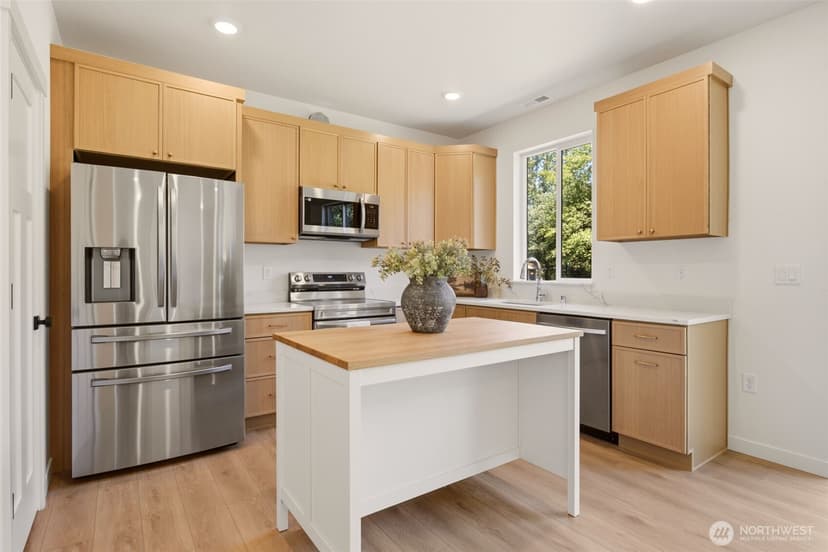 Property photo for 9711 Mckinley Avenue E, Tacoma photo 10