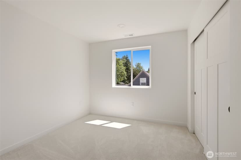 Property photo for 9711 Mckinley Avenue E, Tacoma photo 18