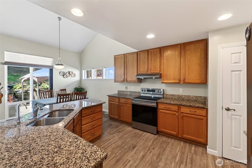 Property photo for 2202 Forest Ridge Drive SE, Auburn photo 14
