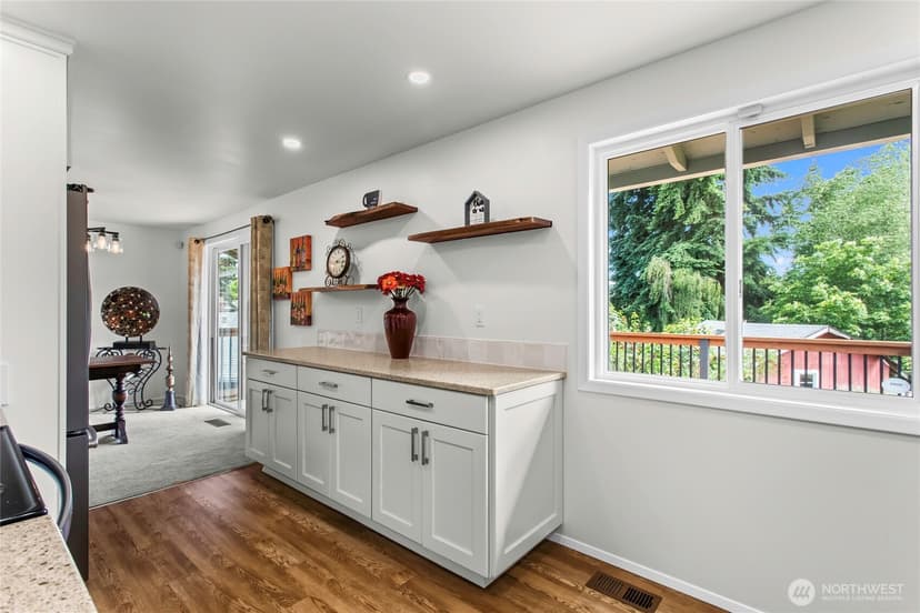 Property photo for 29718 3rd Avenue S, Federal Way photo 8
