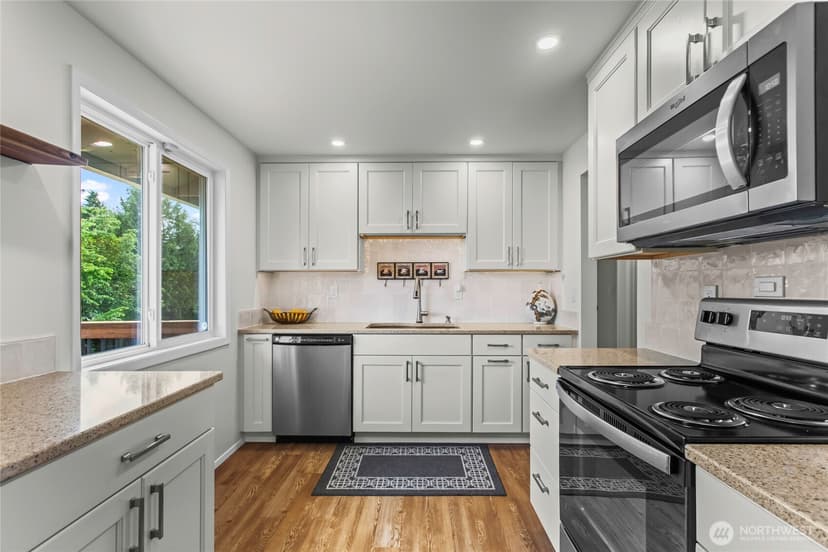 Property photo for 29718 3rd Avenue S, Federal Way photo 12