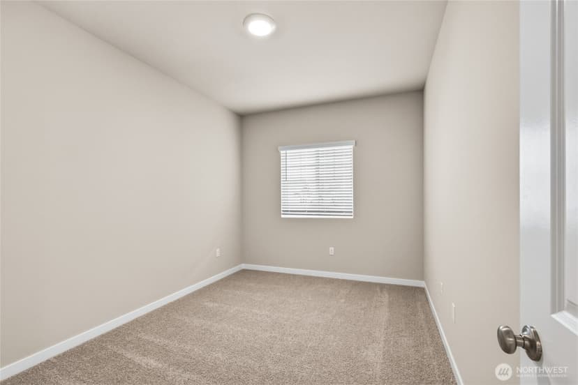 Property photo for 1118 138th Place SW, Lynnwood photo 15