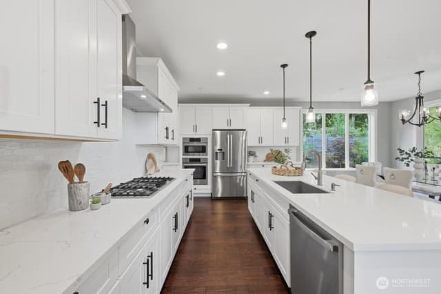 Property photo for 19535 53rd Avenue NE, Lake Forest Park photo 2