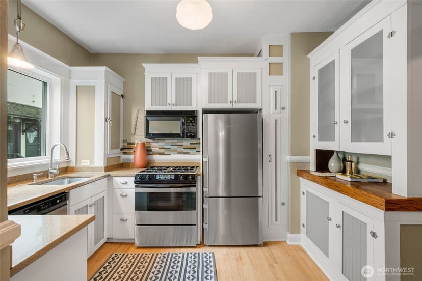 Property photo for 2309 10th Avenue E #A, Seattle photo 8