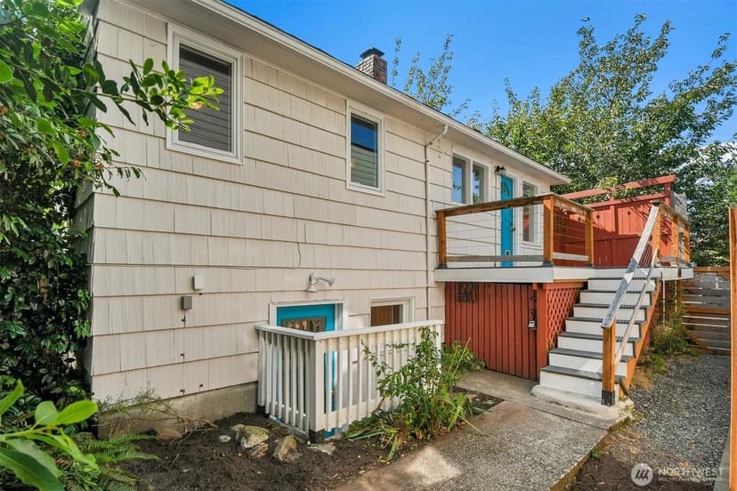 Property photo for 9118 Linden Avenue N, Seattle photo 17