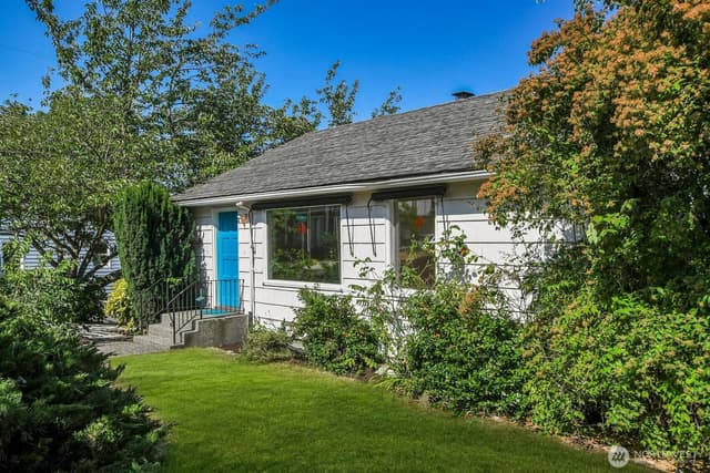 Property photo for 9118 Linden Avenue N, Seattle