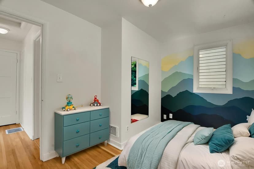 Property photo for 9118 Linden Avenue N, Seattle photo 10