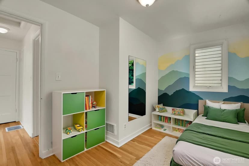 Property photo for 9118 Linden Avenue N, Seattle photo 9