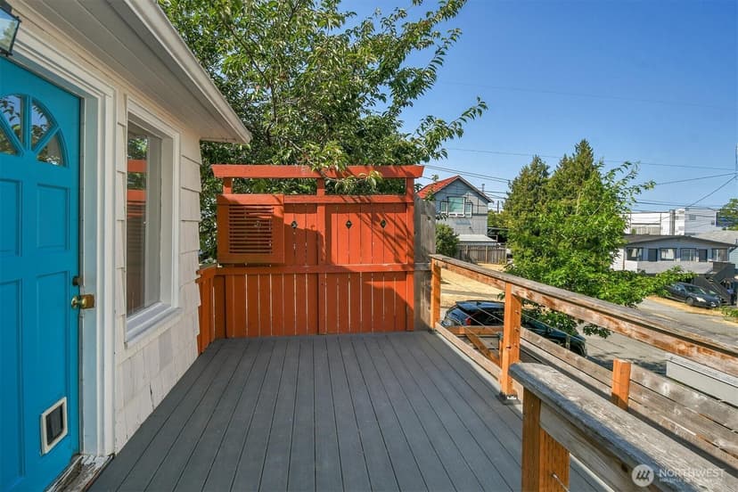 Property photo for 9118 Linden Avenue N, Seattle photo 16