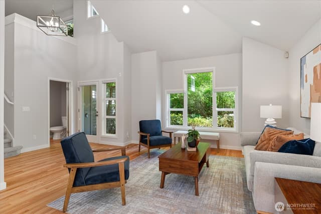 Property photo for 3320 165th Place NE, Bellevue photo 5
