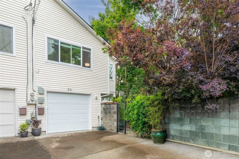 Property photo for 831 19th Avenue S, Seattle photo 29