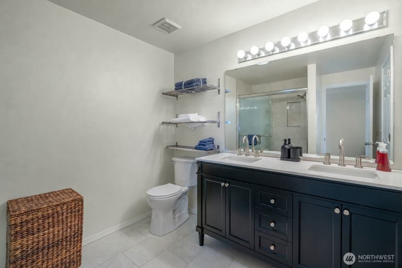Property photo for 831 19th Avenue S, Seattle photo 14