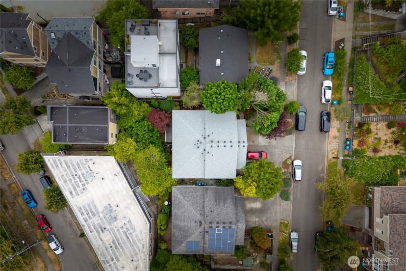 Property photo for 831 19th Avenue S, Seattle photo 31