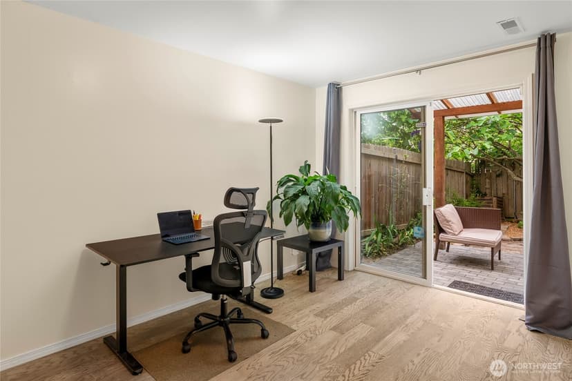 Property photo for 831 19th Avenue S, Seattle photo 16
