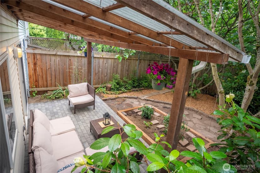 Property photo for 831 19th Avenue S, Seattle photo 23