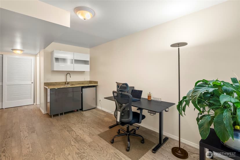 Property photo for 831 19th Avenue S, Seattle photo 15