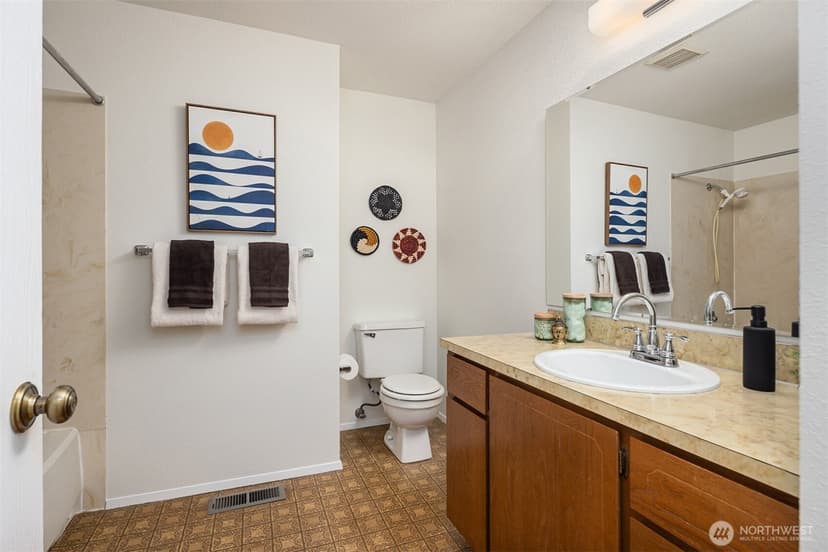 Property photo for 7223 NE 152nd Place, Kenmore photo 18