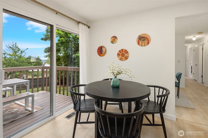 Property photo for 7223 NE 152nd Place, Kenmore photo 9