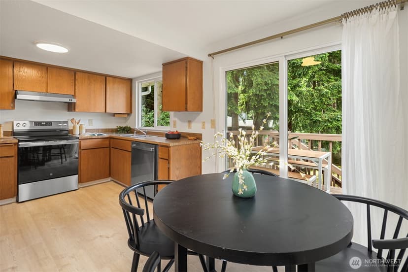 Property photo for 7223 NE 152nd Place, Kenmore photo 8