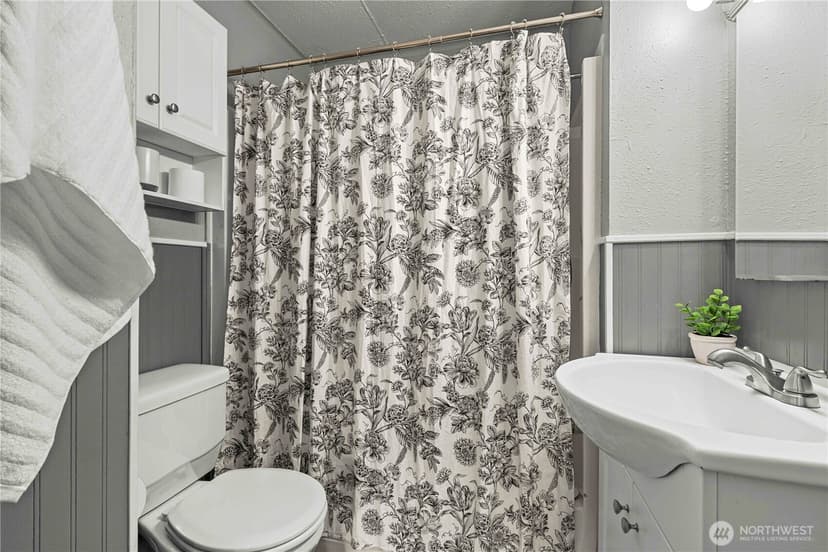 Property photo for 1 E McGill Avenue, Everett photo 18
