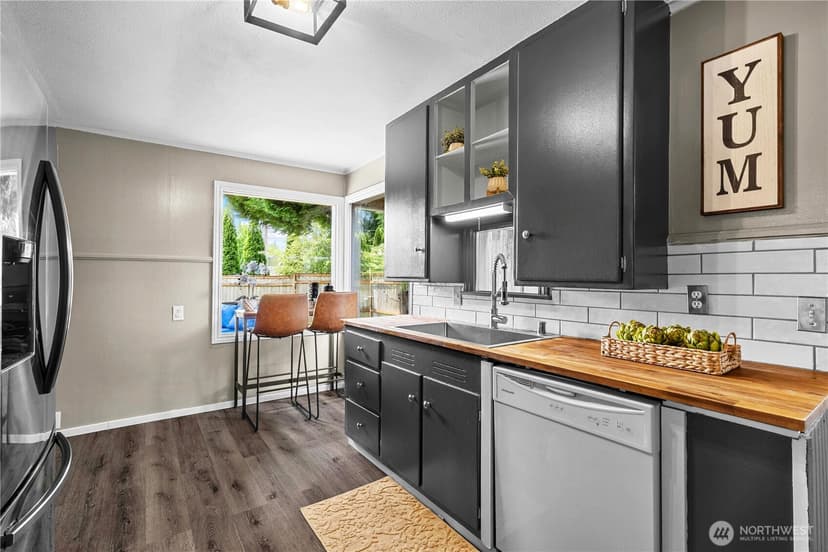Property photo for 1 E McGill Avenue, Everett photo 11