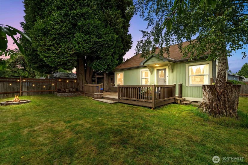 Property photo for 1 E McGill Avenue, Everett