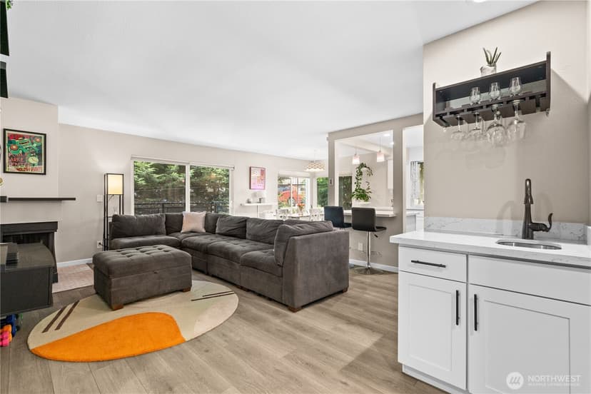 Property photo for 613 4th Avenue W #103, Seattle photo 7