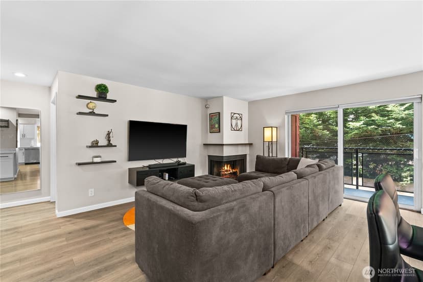 Property photo for 613 4th Avenue W #103, Seattle photo 9