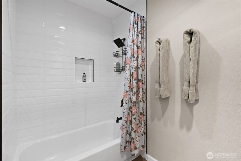 Property photo for 613 4th Avenue W #103, Seattle photo 22