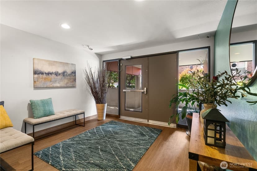 Property photo for 613 4th Avenue W #103, Seattle photo 4
