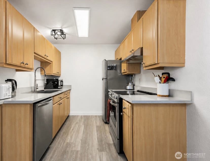 Property photo for 8747 Phinney Avenue N #7, Seattle photo 7