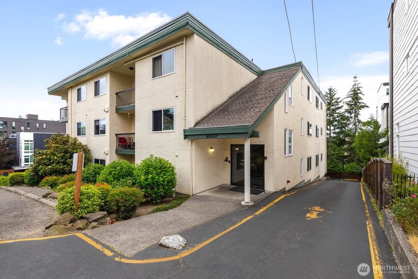 Property photo for 8747 Phinney Avenue N #7, Seattle photo 17