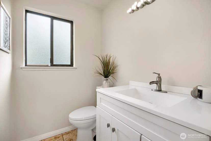 Property photo for 10634 Glen Acres Drive S, Seattle photo 20