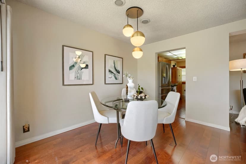 Property photo for 10634 Glen Acres Drive S, Seattle photo 8