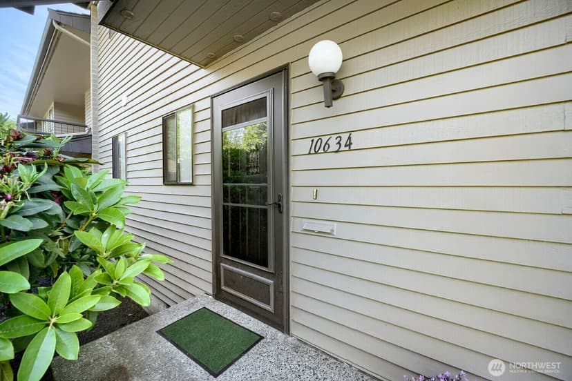Property photo for 10634 Glen Acres Drive S, Seattle photo 30