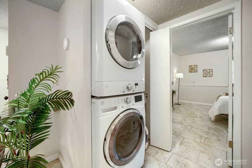Property photo for 10634 Glen Acres Drive S, Seattle photo 23