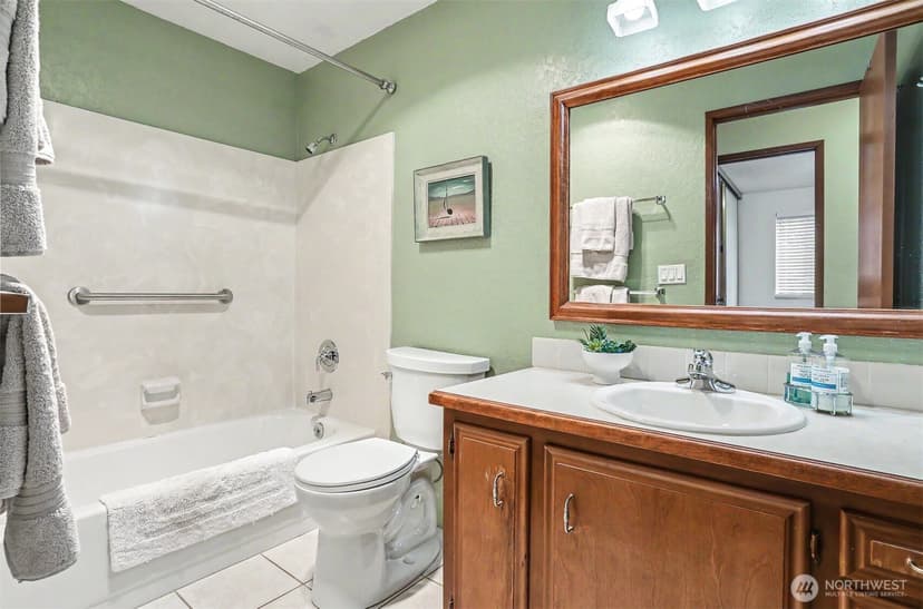 Property photo for 2625 13th Avenue W #201, Seattle photo 16