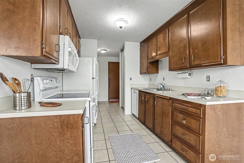Property photo for 2625 13th Avenue W #201, Seattle photo 7