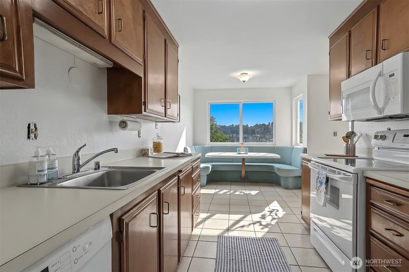 Property photo for 2625 13th Avenue W #201, Seattle photo 8