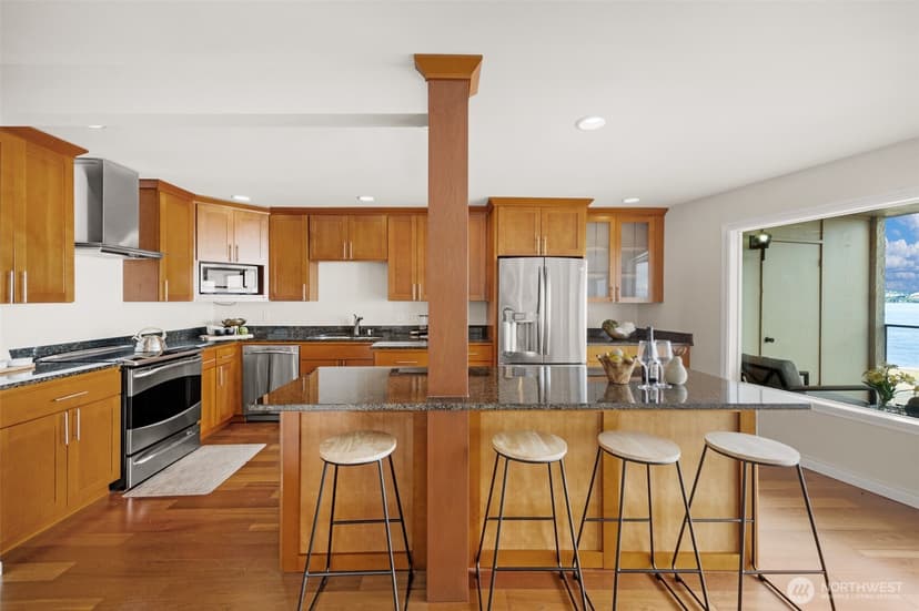 Property photo for 1221 Harbor Avenue SW #402-3, Seattle photo 8