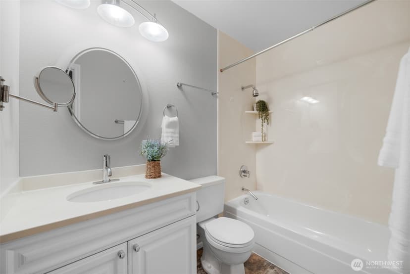 Property photo for 1221 Harbor Avenue SW #402-3, Seattle photo 32