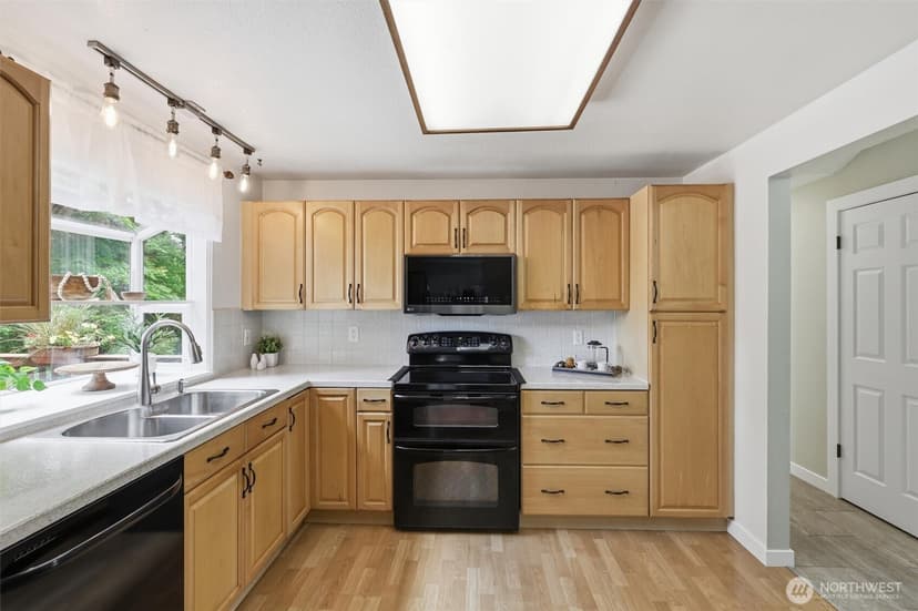 Property photo for 12611 NE 134th Place, Kirkland photo 10