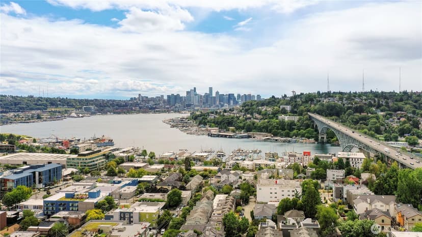Property photo for 3812 Whitman Avenue N, Seattle photo 31