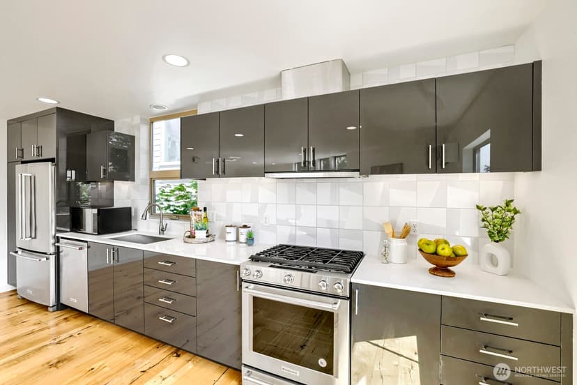 Property photo for 3812 Whitman Avenue N, Seattle photo 14