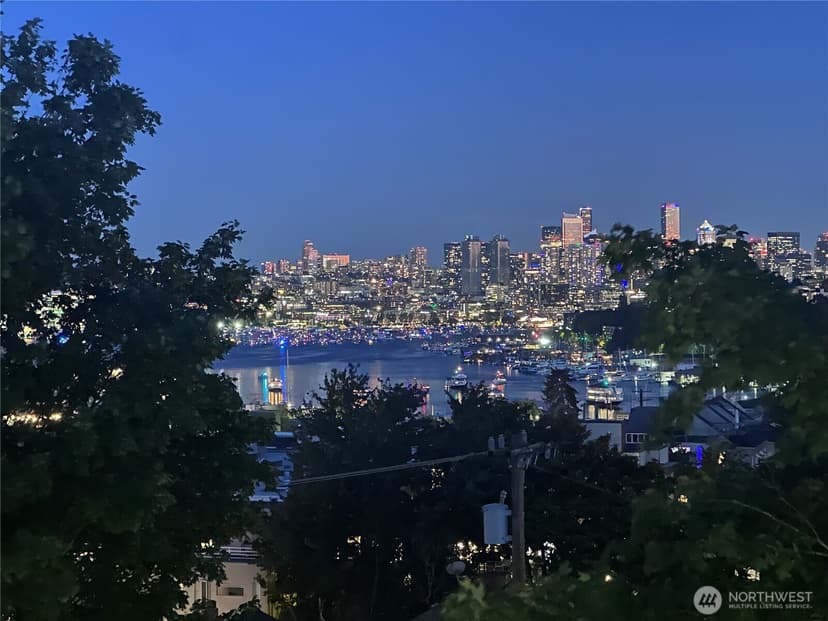 Property photo for 3812 Whitman Avenue N, Seattle photo 39