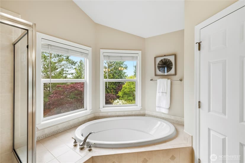 Property photo for 3602 Broadmoor Drive NE, Tacoma photo 30