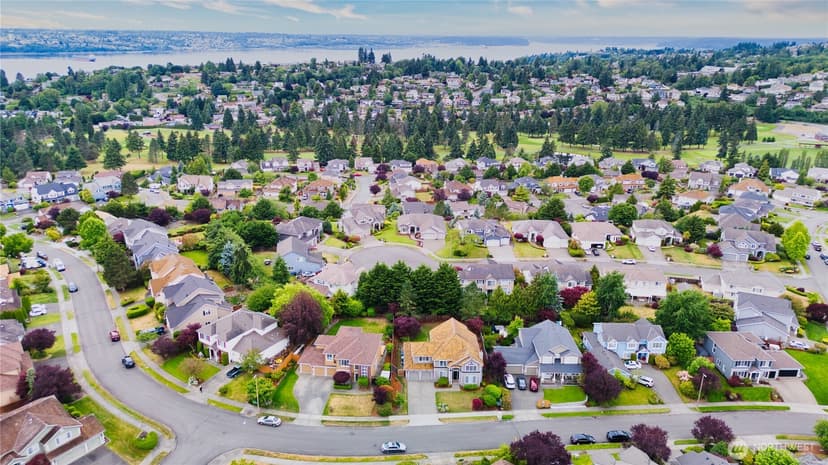 Property photo for 3602 Broadmoor Drive NE, Tacoma photo 2