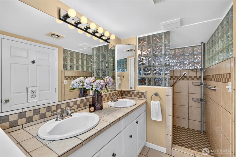 Property photo for 6046 50th Avenue SW, Seattle photo 23