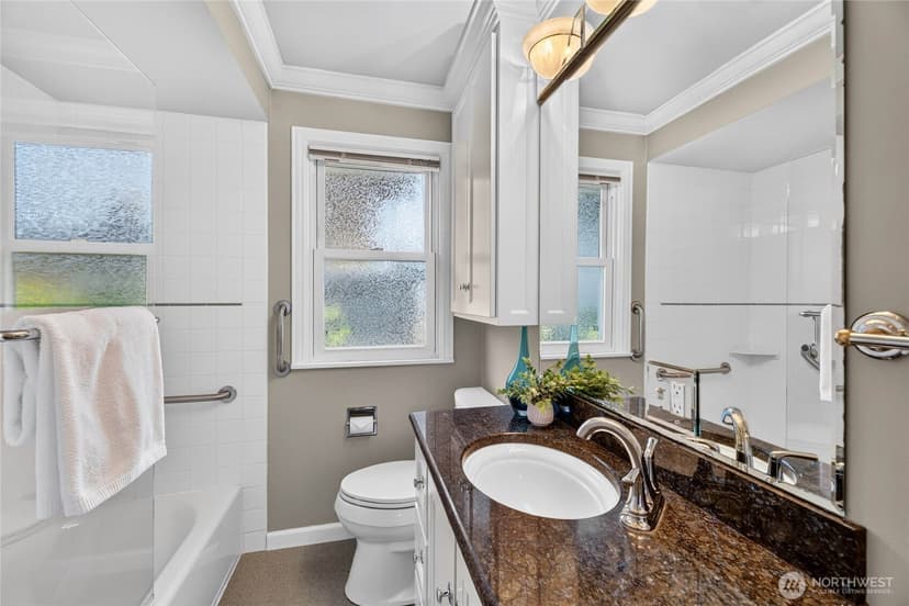Property photo for 6046 50th Avenue SW, Seattle photo 12